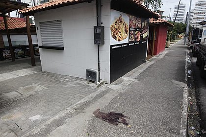 Mulher é encontrada morta com marcas de pauladas no Imbuí
