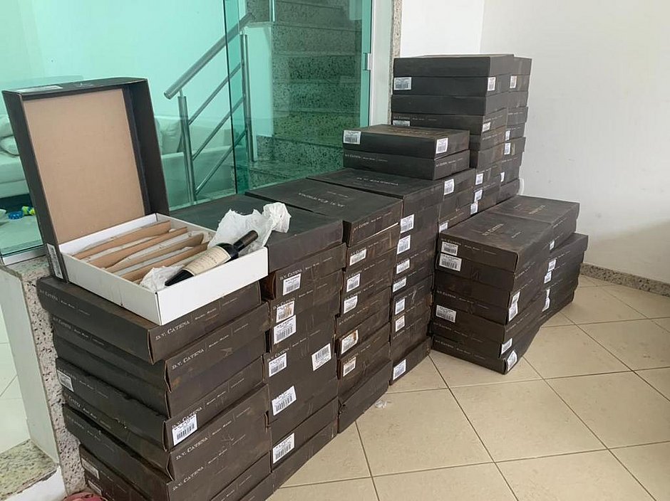 Polícia Federal deflagra operação contra o comércio ilegal de vinhos