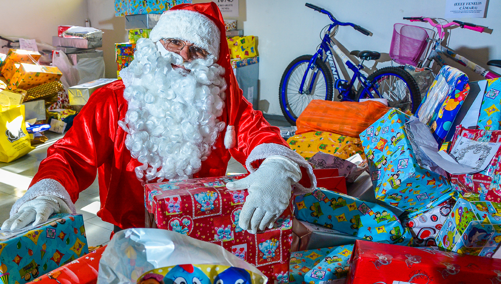 Cartinhas da Campanha Papai Noel dos Correios já estão disponíveis para adoção na Bahia