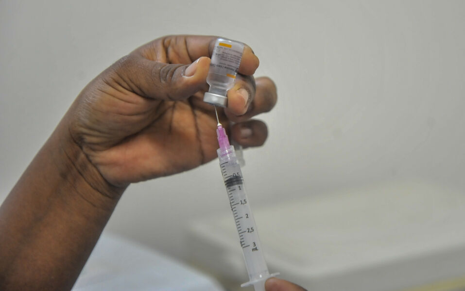 Coordenadora aponta negligência da população com doses de reforço