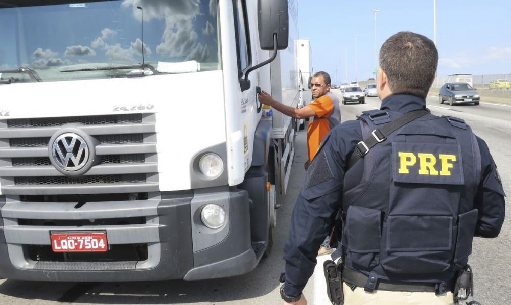 PRF registra 22 interdições e dez bloqueios em estradas federais 