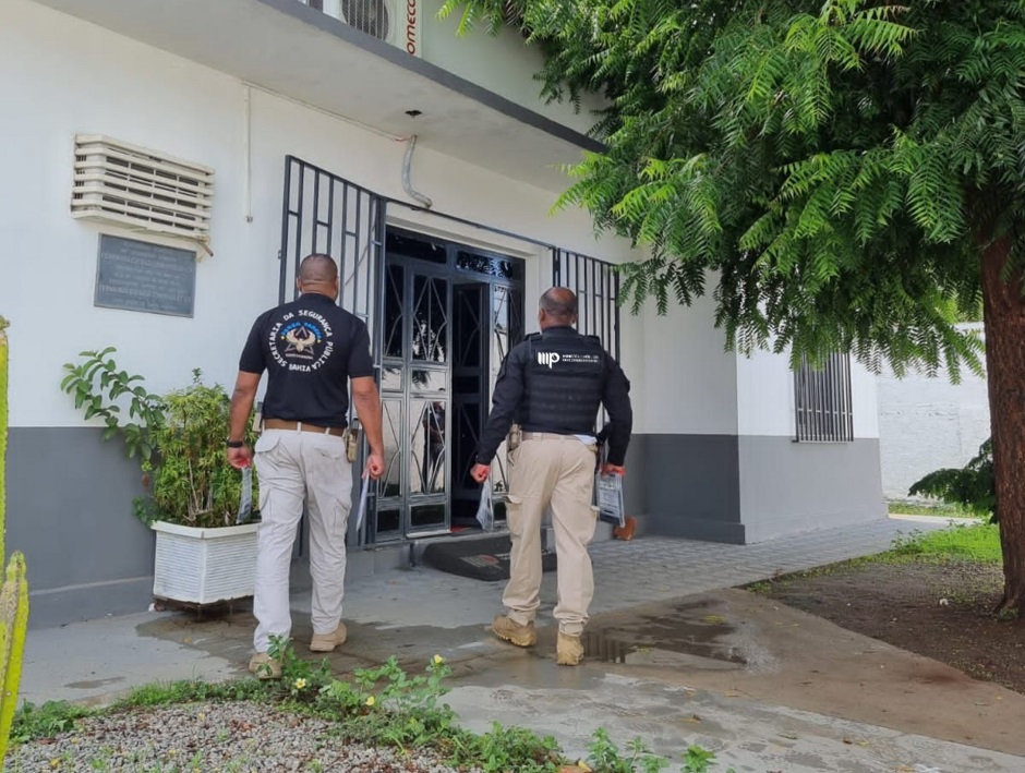 Policiais e guarda municipal são alvos de operação na Bahia