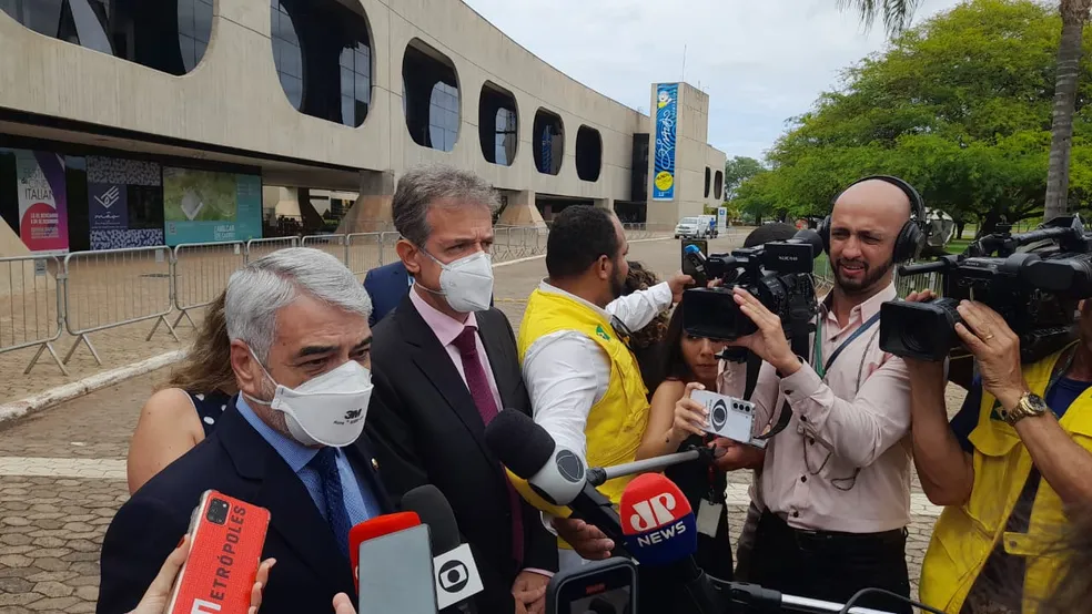 Preocupada com a Covid, equipe de Lula cobra dados sobre a vacinação