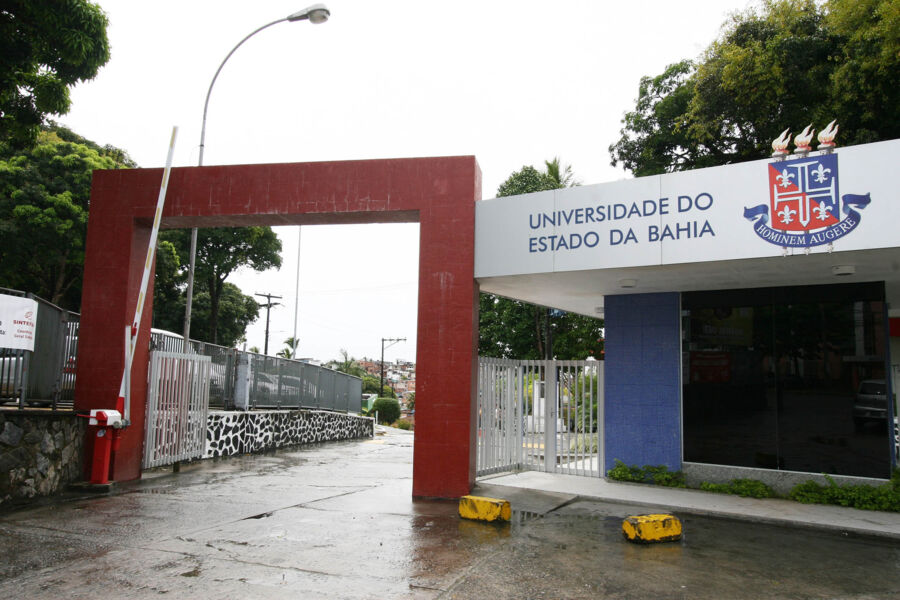 Com aumento de casos da Covid, Uneb recomenda uso de máscara em ambientes fechados