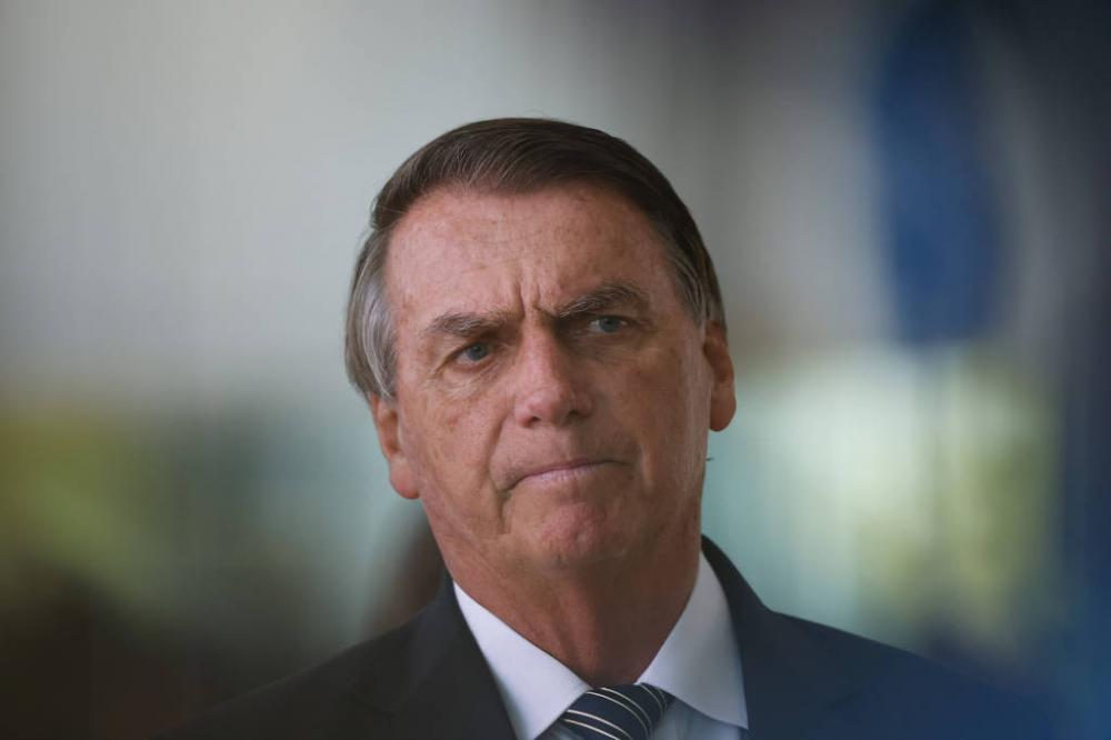 Bolsonaro entra com ação no TSE e diz que teve 51% dos votos 