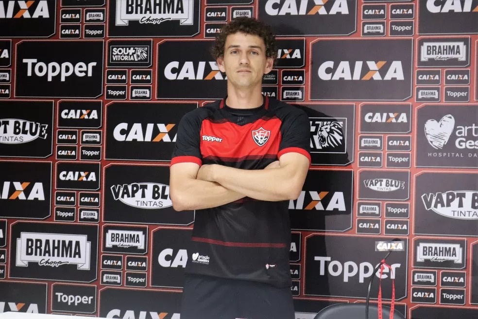 Vitória é notificado por débito de R$ 300 mil junto ao Bragantino