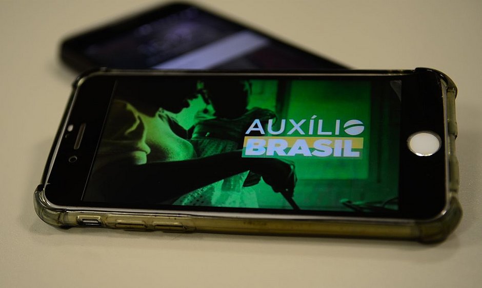 PT vai fazer pente-fino no cadastro de beneficiários do Auxílio Brasil