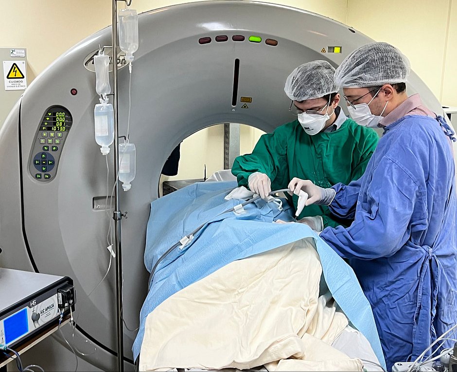 Hospital realiza procedimento inédito pelo SUS em tratamento de pacientes com câncer