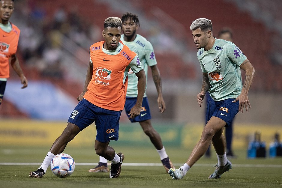Mesmo classificado, Brasil terá muita coisa em jogo contra Camarões