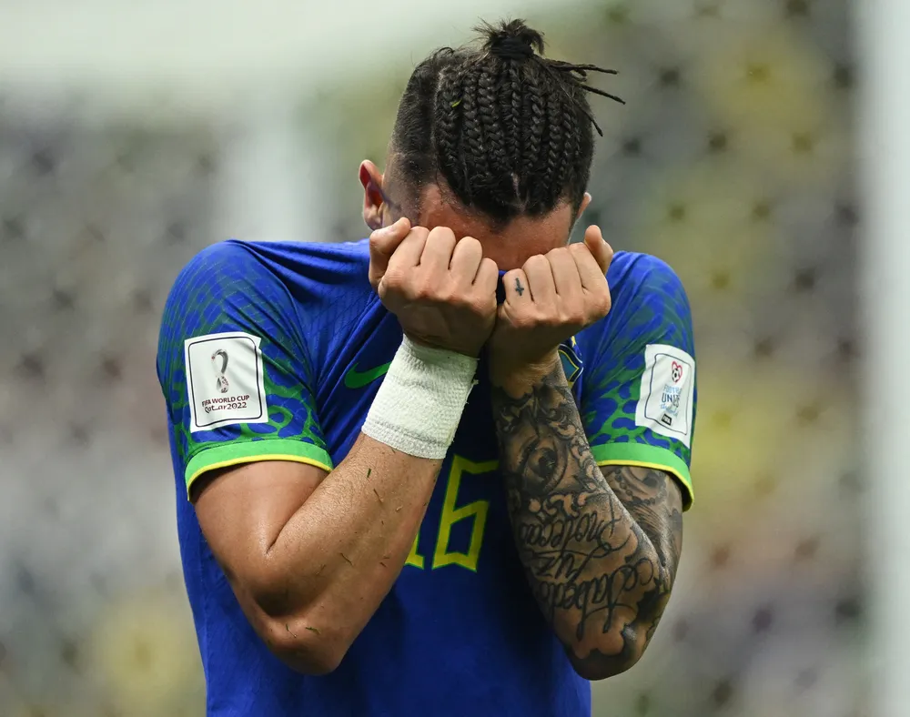 Após exames, Gabriel Jesus e Alex Telles estão fora da Copa 