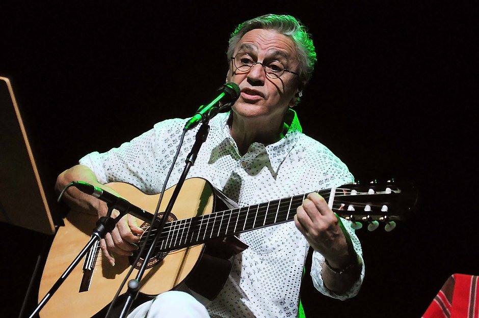 Caetano Veloso é diagnosticado com Covid-19 e adia shows de turnê