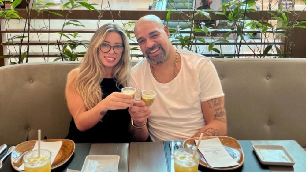 Micaela Mesquita e Adriano Imperador se separam após 24 dias do casamento civil 