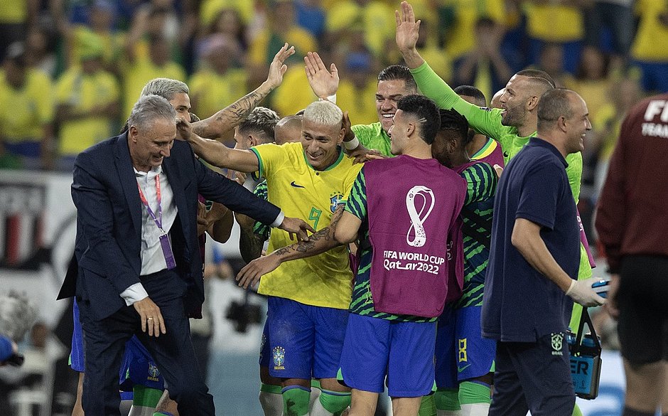 Tite comemora retorno de Neymar: 'Liderança técnica da equipe'
