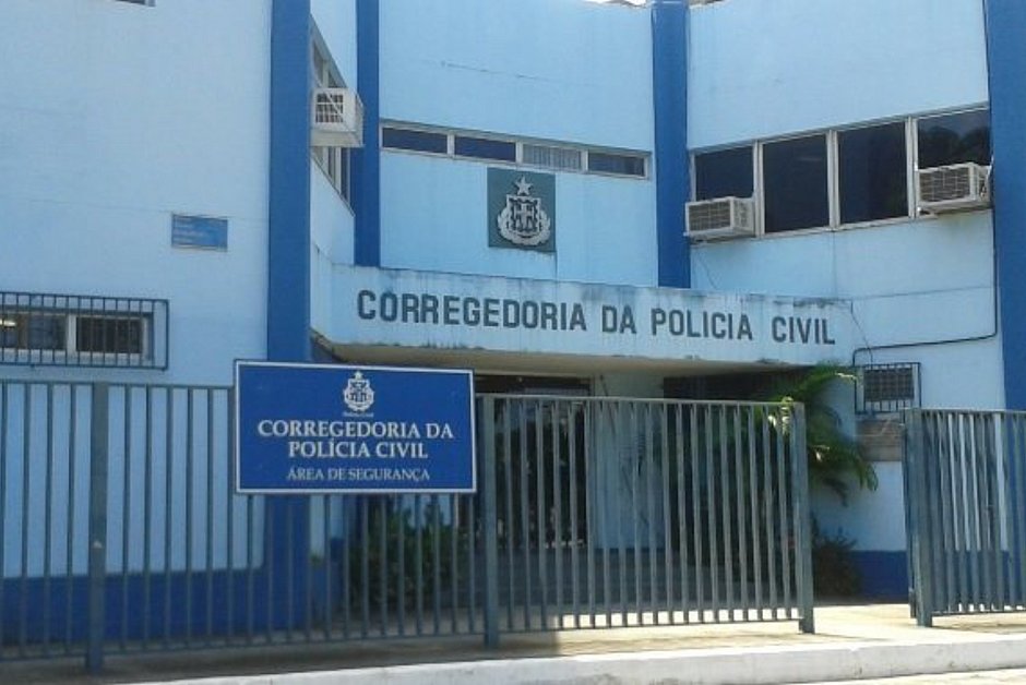 Policial é preso suspeito de descumprir medida protetiva contra a ex em Salvador