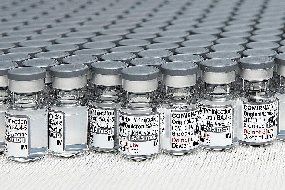 Brasil recebe primeiro lote de vacinas bivalentes contra covid-19