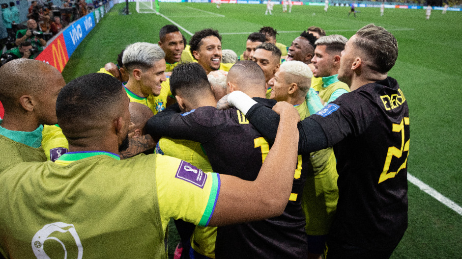 Sem psicólogo, seleção brasileira faz 'terapia coletiva' após derrota