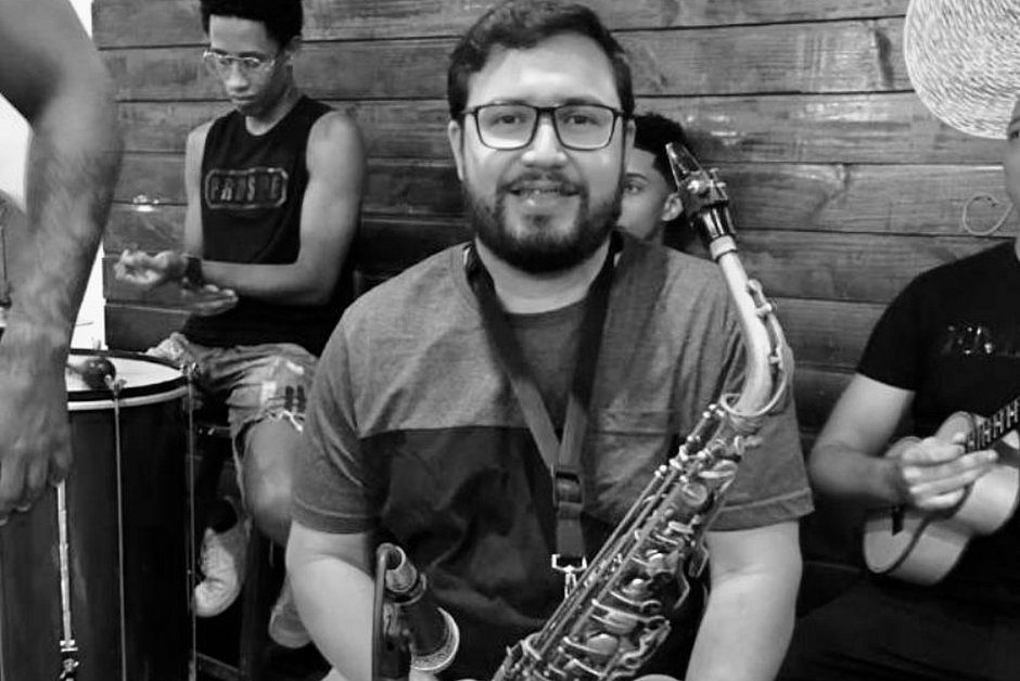 Músico de 34 anos morre após ser espancado em praça de Camaçari
