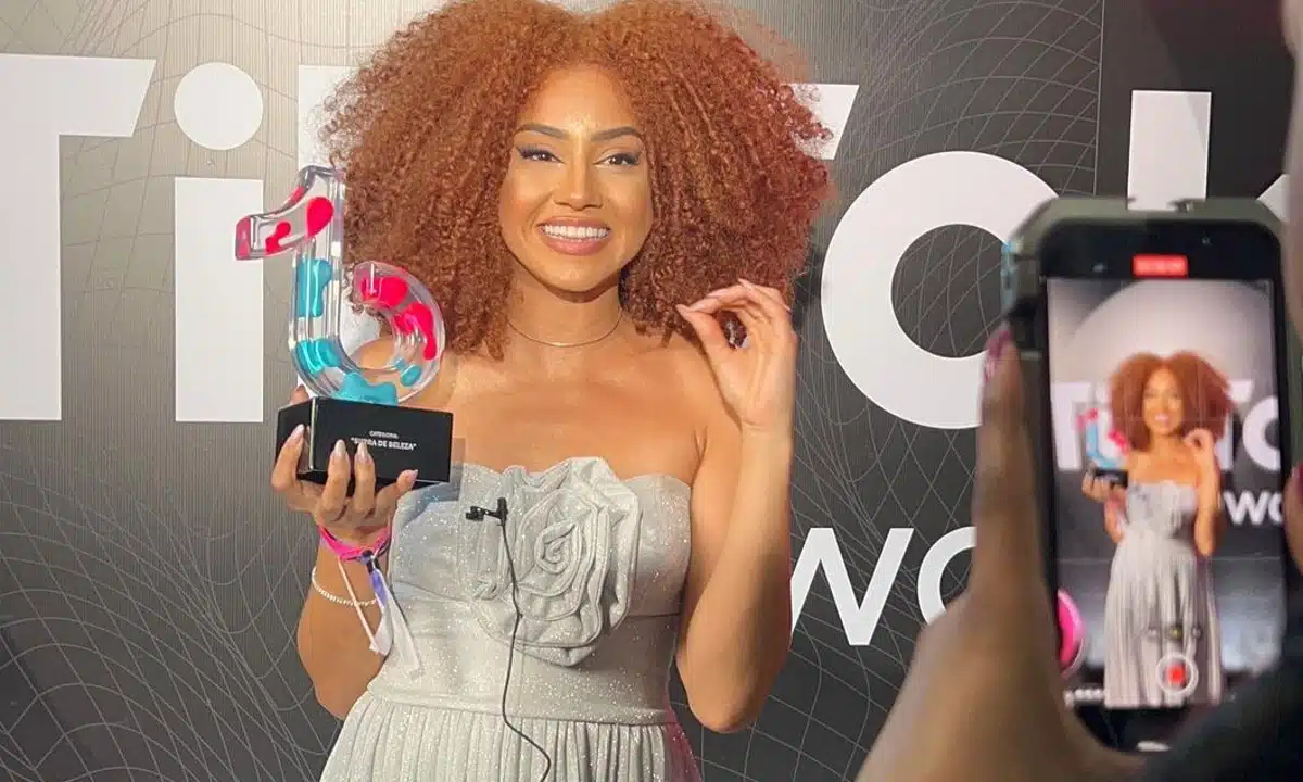 Da Bahia para o mundo: blogueira Lore Souza conquista prêmio no TikTok Awards
