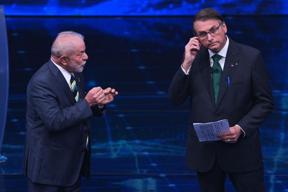 PT avalia judicializar presença de Bolsonaro na posse, diz colunista