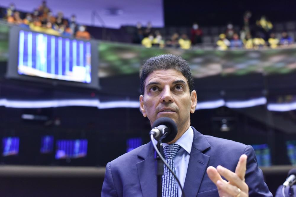 PEC da Transição será reduzida para um ano na votação da Câmara, afirma deputado baiano Cláudio Cajado