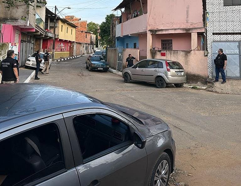 Sobe para 35 número de presos em operação policial na Bahia