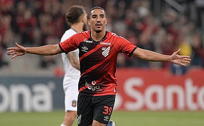 Bahia negocia a contratação do volante Christian, do Athletico-PR