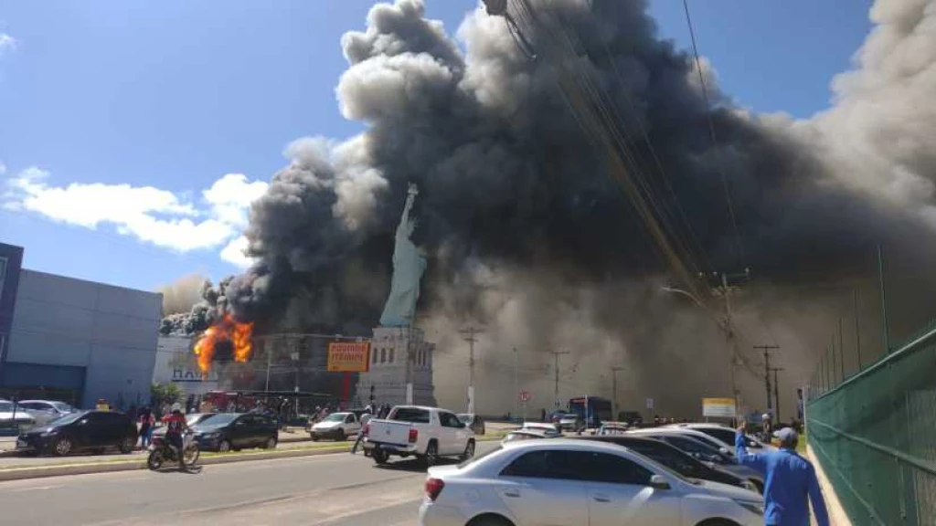 Incêndio atinge loja da Havan em Vitória da Conquista