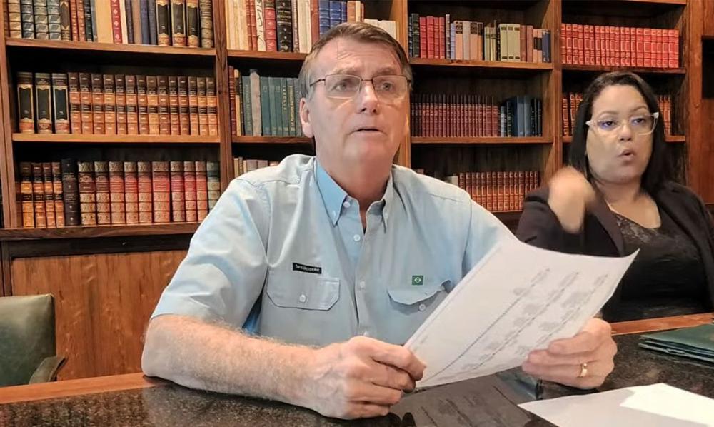  Política Presidente faz balanço do governo e afirma não apoiar confrontos