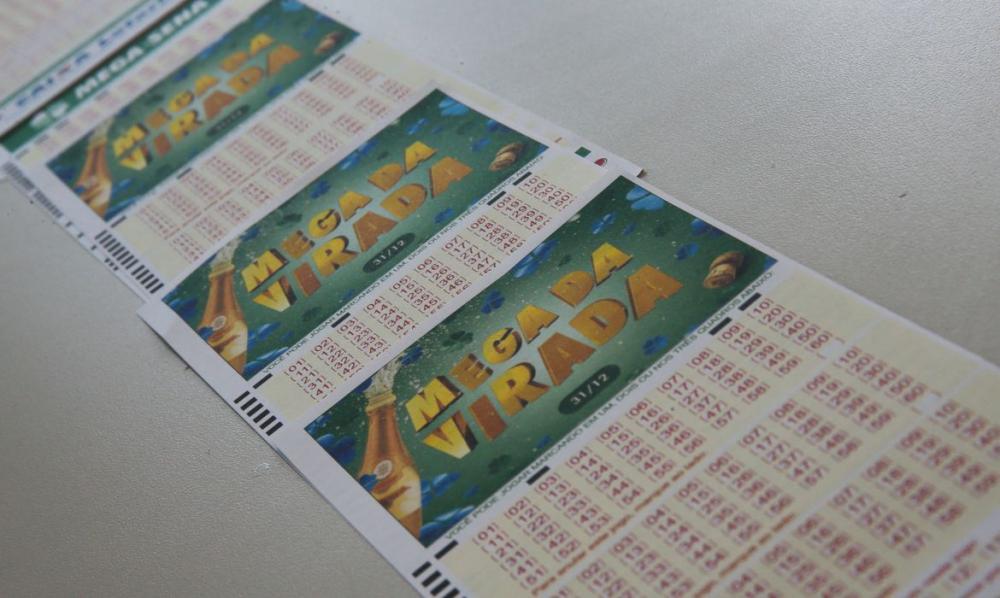 Prêmio de mais de R$ 541 milhões da Mega da Virada sai para 5 apostas 