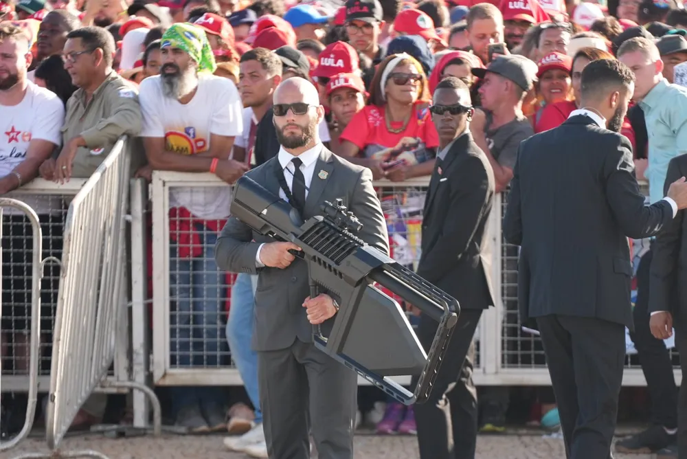 Entenda como funciona a 'arma' que derrubou drone suspeito durante a posse de Lula 