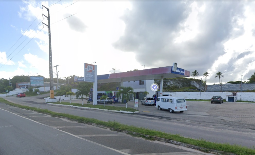 Criminosos assaltam posto de combustíveis e levam mais de R$30 mil na Estrada do Coco