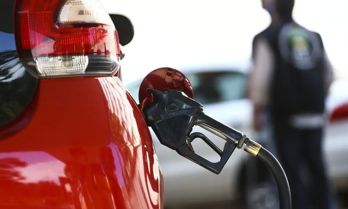 MJ pede explicações a postos sobre aumento de preços da gasolina