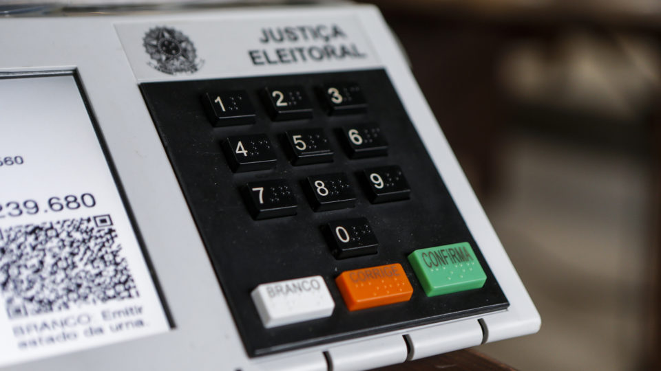 Eleitores devem justificar ausência no 2º turno das eleições até segunda