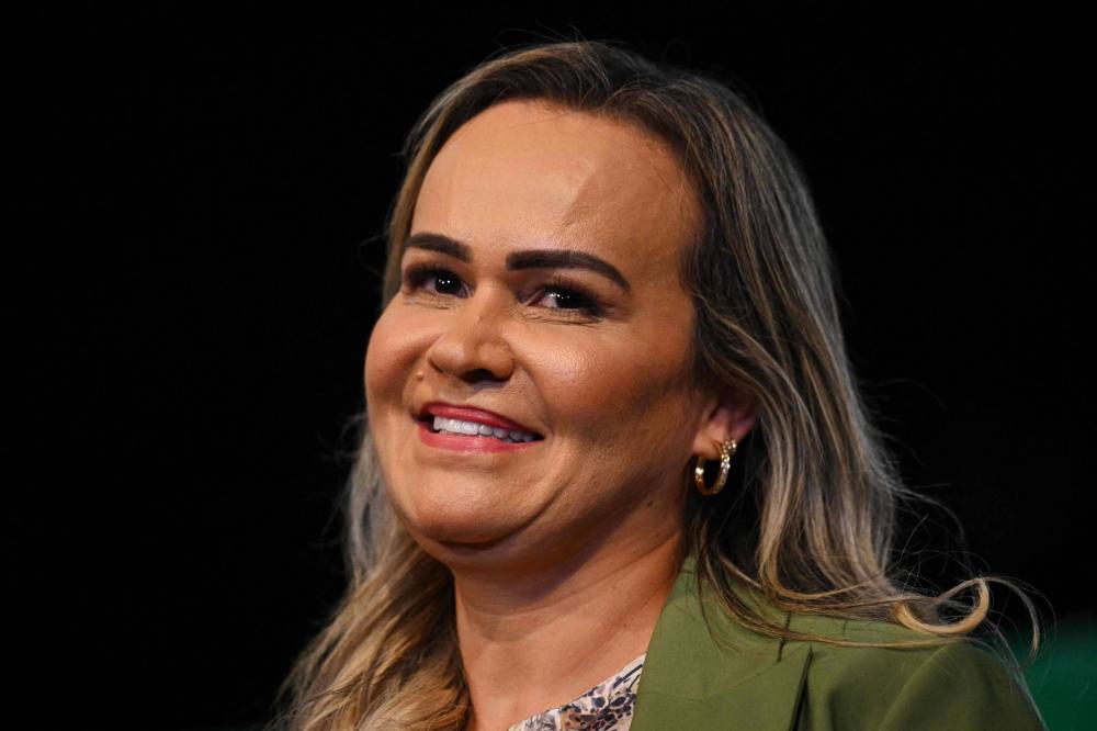 Quarto miliciano aparece no rol de amigos da ministra de Lula