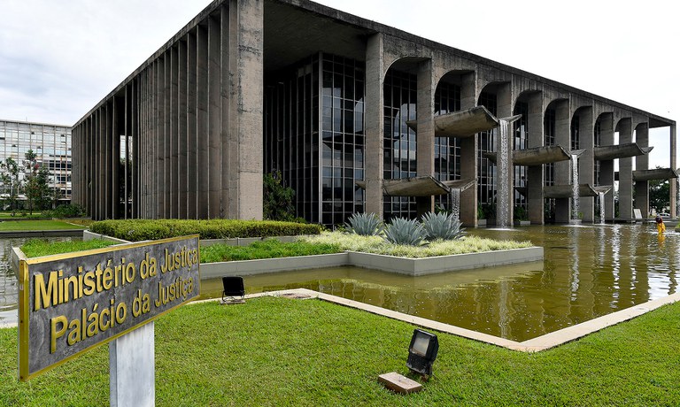 Após invasões, Ministério da Justiça e Segurança devem ser separados