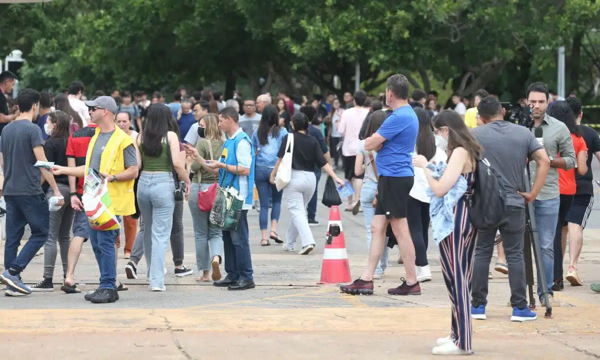 Provas do Enem são reaplicadas hoje e amanhã a 3,2 mil estudantes
