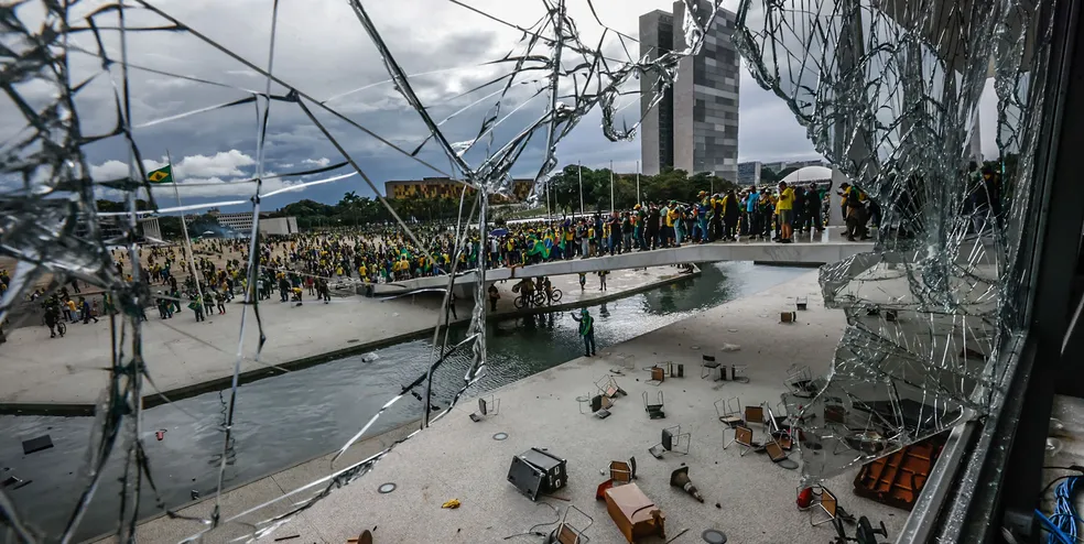 Danos que os terroristas causaram ao Congresso supera R$ 3 milhões