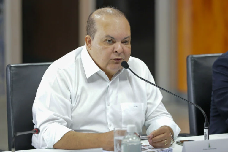 Por 9 a 2, STF mantém Ibaneis afastado do governo do DF