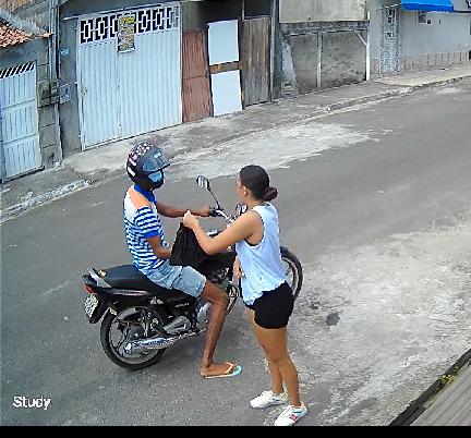 Homem é preso pela PM após roubar celular em Dias d’Ávila 