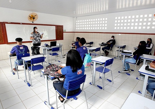Governo da Bahia não garante pagamento do novo piso salarial aos professores