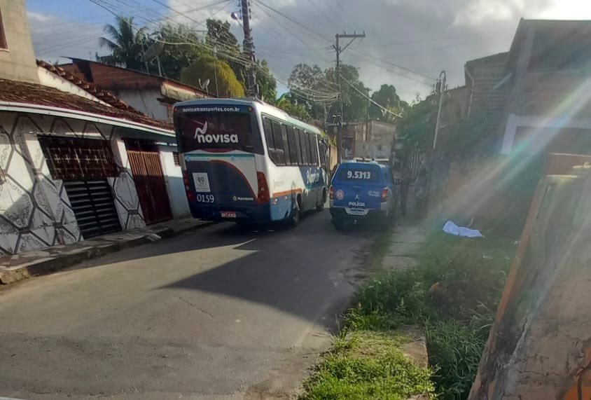 Jovem de 17 anos é executado em via pública em Mata de São João