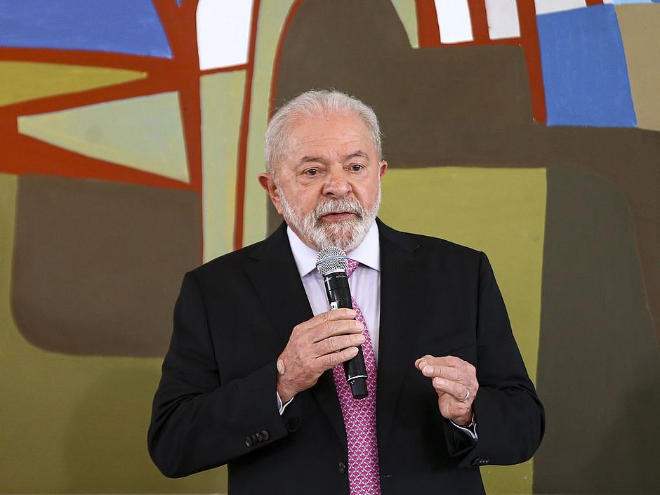Lula faz reunião com comandantes das Forças Armadas
