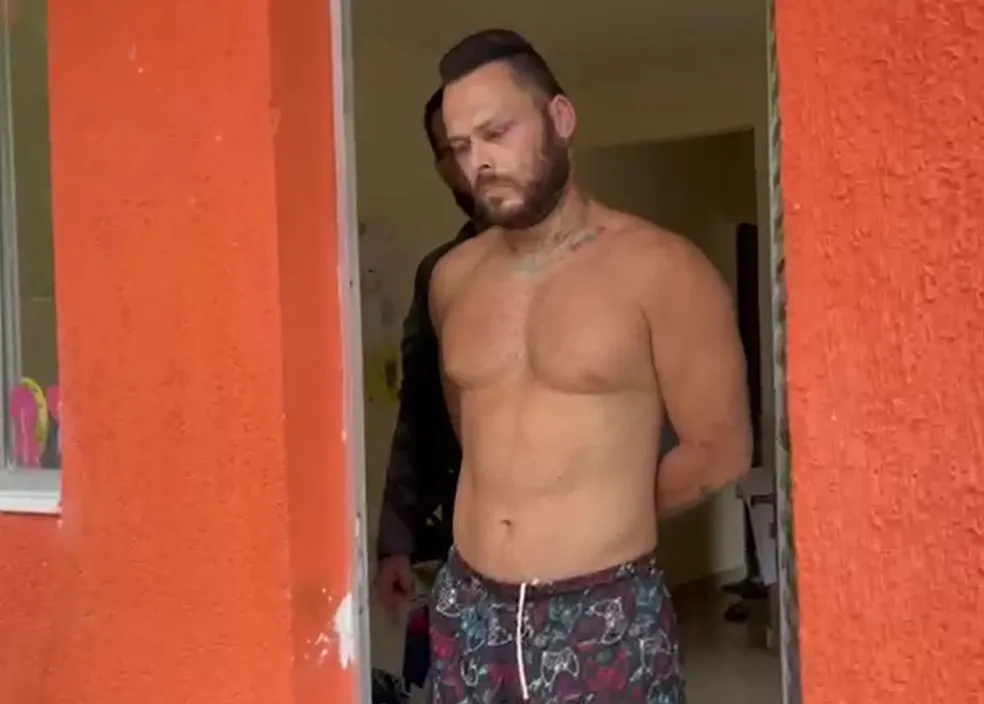 Ex-Fazenda é preso após espancar filho de 5 anos