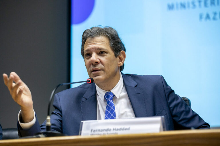 Moeda comum com Argentina está fora dos planos do time de Haddad