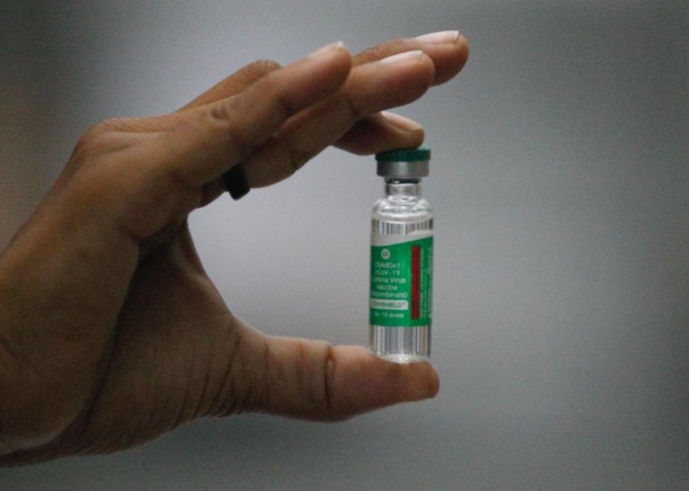 Vacina atualizada contra covid começará a ser aplicada em fevereiro