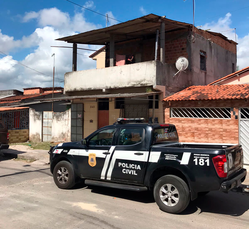 Operação da Polícia contra tráfico de drogas deixa um morto em Dias d'Ávila 