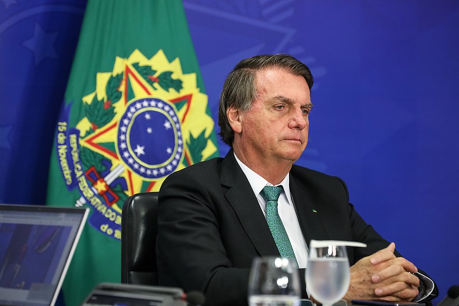 Governo Bolsonaro descumpriu ordens judiciais para proteger Yanomamis, diz Barroso