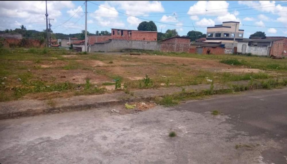Mulher é rendida por criminoso e tem celular e pertences roubados no Baixio