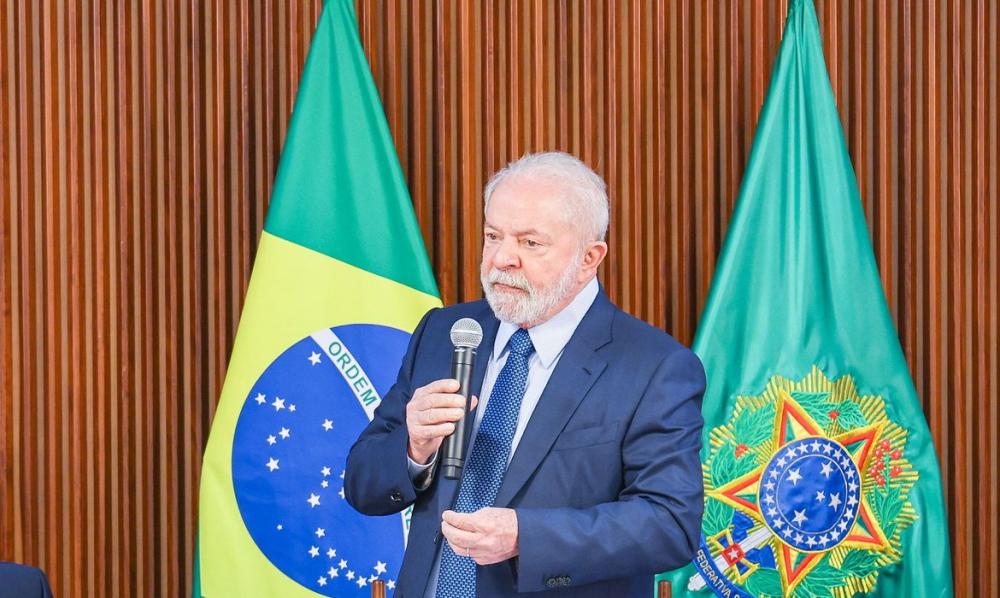 Lula anuncia decreto para barrar garimpo ilegal em terras indígenas