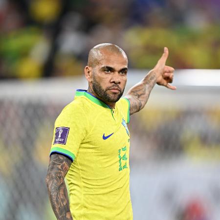 Daniel Alves admite penetração em jovem que lhe acusa de estupro, diz jornal